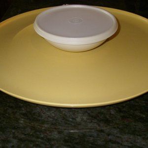 Vintage Tupperware #492 Dip-n-Serve Chip-n-Dip Set Gold/beige color